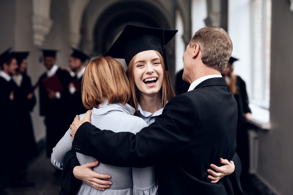 NECESITO UN TÍTULO UNIVERSITARIO EN COLOMBIA